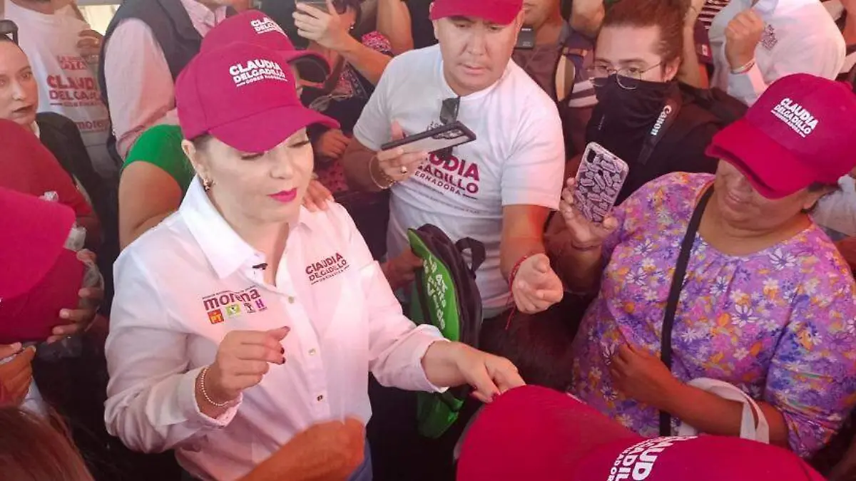 Claudia Delgadillo en el Mercado del Mar en Guadalajara